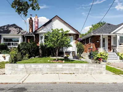 248 Westwood Avenue, Toronto, On M4j 2h4