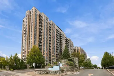 18 Mondeo Drive 1537, Toronto, On M1p 5c8