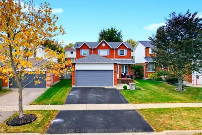 75 Hooper Square, Clarington, On L1c 4x8