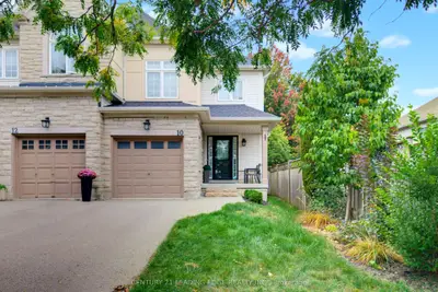 10 Dodds Square, Clarington, On L1c 5n1
