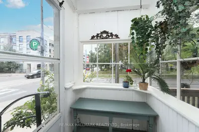 1 Lockwood Road, Toronto, On M4l 3m7