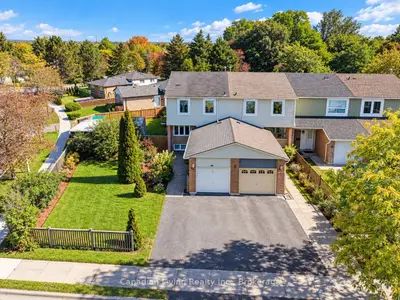 60 Scotney Grove, Toronto, On M1b 2s4