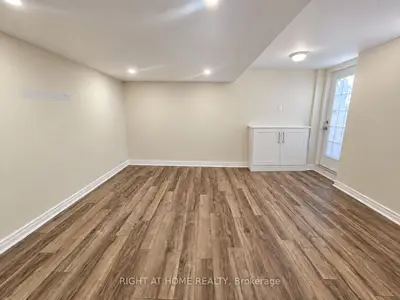 36 Peacock Crescent, Ajax, On L1t 0c5