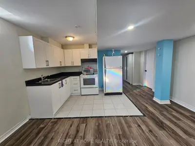 36 Peacock Crescent, Ajax, On L1t 0c5