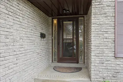 28 Jubilee Court, Whitby, On L1n 6r3
