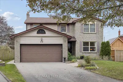 28 Jubilee Court, Whitby, On L1n 6r3