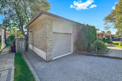 789 Hillcrest Road, Pickering, On L1w 2p5