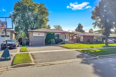 789 Hillcrest Road, Pickering, On L1w 2p5