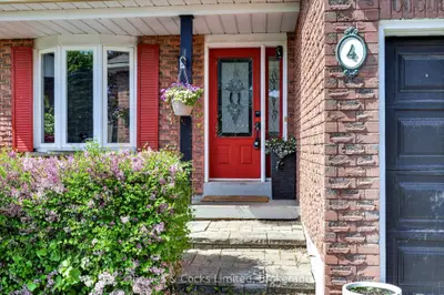 4 Claret Road, Clarington, On L1e 1v9