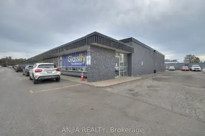 1710 Midland Avenue 17, Toronto, On M1p 3c7