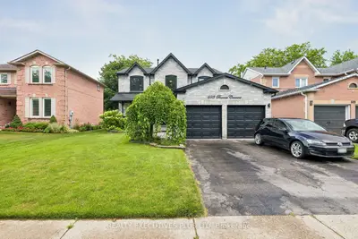 693 Barnes Crescent, Oshawa, On L1j 8k2