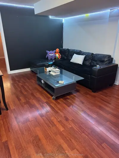 586 Creekview Circle Bsmt, Pickering, On L1w 3e4