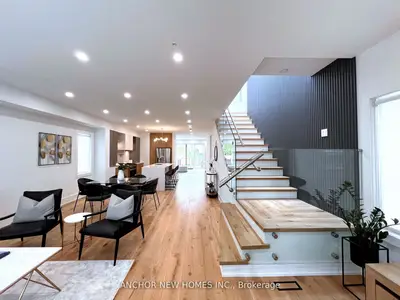 257 Chisholm Avenue, Toronto, On M4c 4w5
