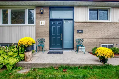 11 Fareham Crescent, Toronto, On M1e 1j8
