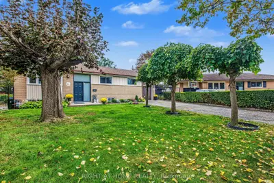 11 Fareham Crescent, Toronto, On M1e 1j8