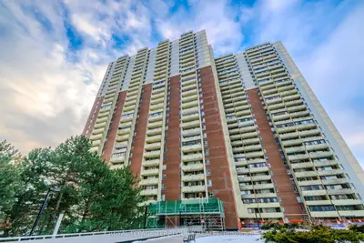 1 Massey Square 309, Toronto, On M4c 5l4