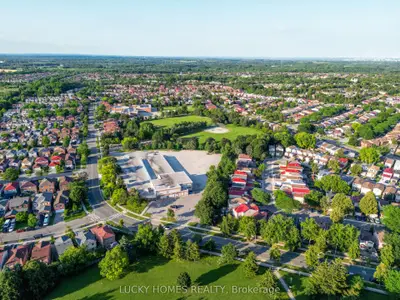 430 Mclevin Avenue 915, Toronto, On M1b 5p1