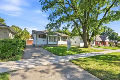 7 Admiral Road, Ajax, On L1s 2n8
