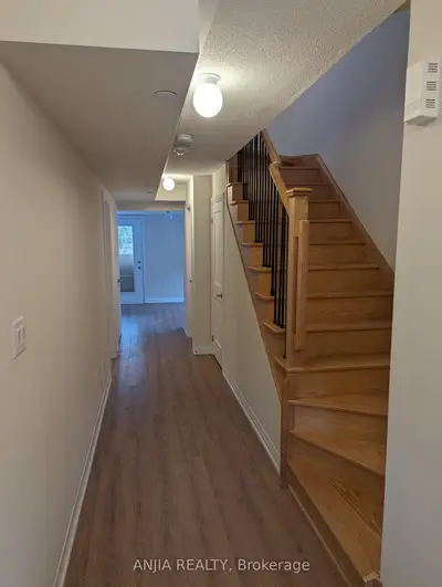 16 Coote Court, Ajax, On L1t 0p5