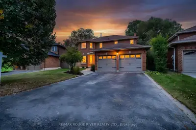 37 WYNDFIELD Crescent, Whitby, ON L1N 8L3