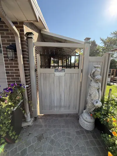 43 Galloway Road, Toronto, On M1e 1w6