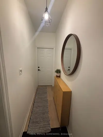 86 Carlaw Avenue, Toronto, On M4m 2r7