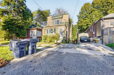 159 Eastwood Avenue, Toronto, On M1n 3h5