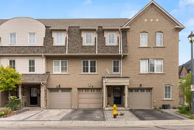 3 Brisby Mews 57, Toronto, On M1p 5h7