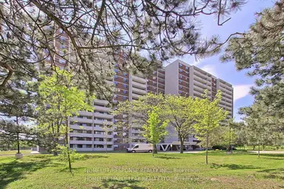 301 Prudential Drive 1706, Toronto, On M1p 4v3