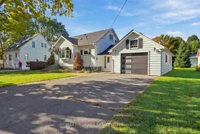 6 Albert Street, Whitby, On L1m 1a1