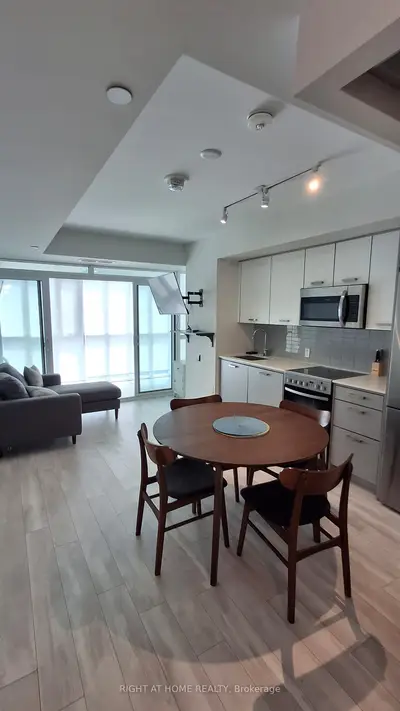 1630 Queen Street E 211, Toronto, On M4l 0b3