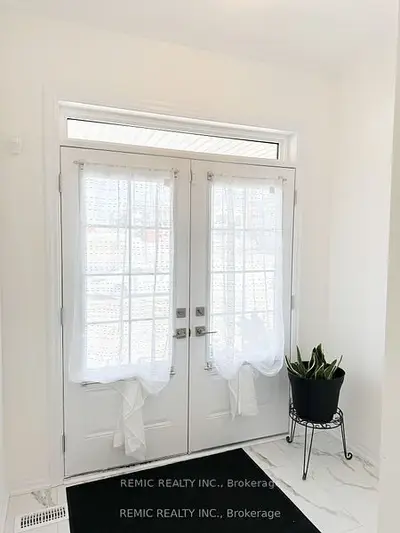 203 Flood Avenue, Clarington, On L1b 1g9