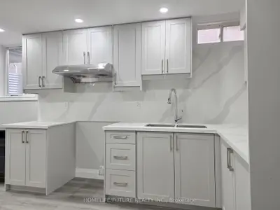 22 Headon Avenue, Ajax, On L1z 1r4