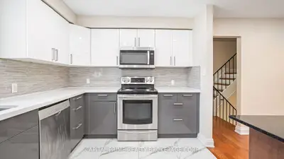 250 Bridletowne Circle 36, Toronto, On M1w 2g8