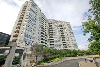160 Alton Towers Circle 1204, Toronto, On M1v 4x8