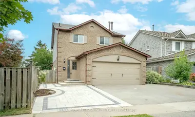 700 Stonepath Circle, Pickering, On L1v 3t1