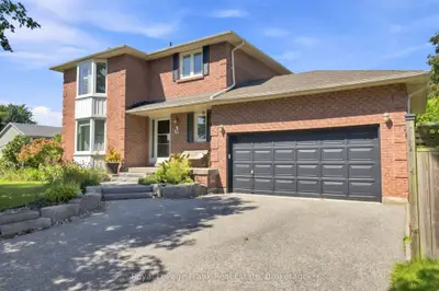 86 Cherry Blossom Crescent, Clarington, On L1e 1h1