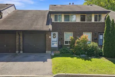 155 Glovers Road 61, Oshawa, On L1g 7a4