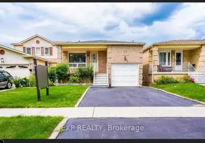 26 Greenleaf Terrace Main, Toronto, On M1b 4j4