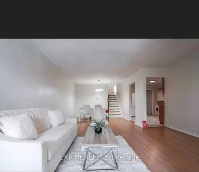 26 Greenleaf Terrace Main, Toronto, On M1b 4j4