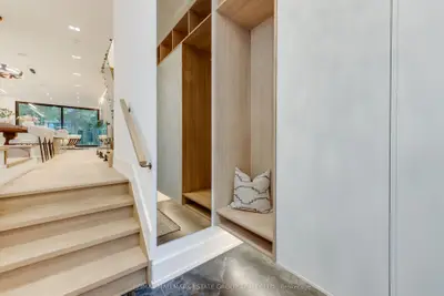 10 Wheeler Avenue, Toronto, On M4l 3v2