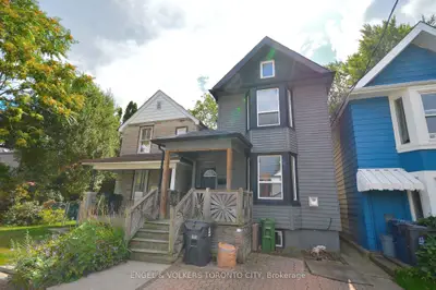 1801 Dundas Street E Main & Basement, Toronto, On M4l 1m4