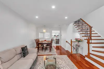 32 Armitage Crescent, Ajax, On L1t 4l1