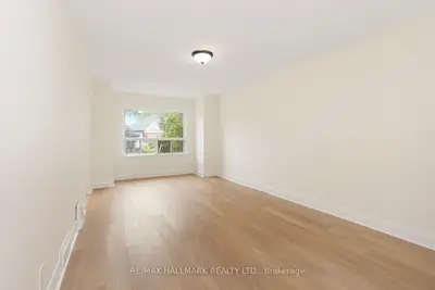 31 Thora Avenue, Toronto, On M1l 2p7