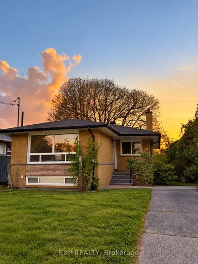 24 Cora Crescent, Toronto, On M1p 4m4