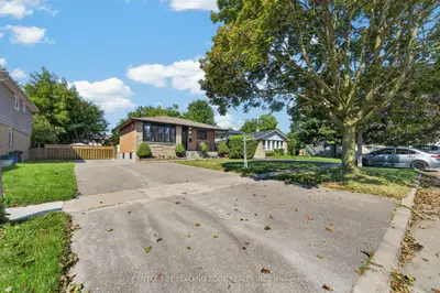 382 Fairlawn Street, Oshawa, On L1j 4r3