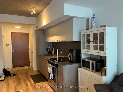 25 Baseball Place 911, Toronto, On M4m 0e7