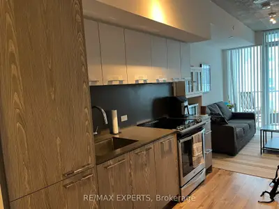 25 Baseball Place 911, Toronto, On M4m 0e7