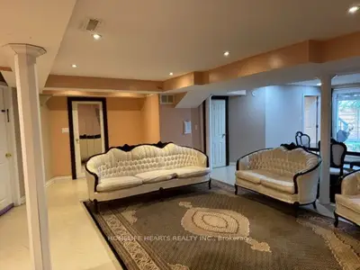 27 Pickthall Terrace, Toronto, On M1e 5k9