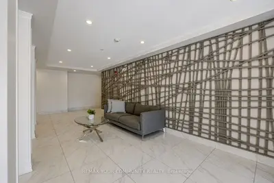 65 Shipway Avenue 202, Clarington, On L1b 0w2